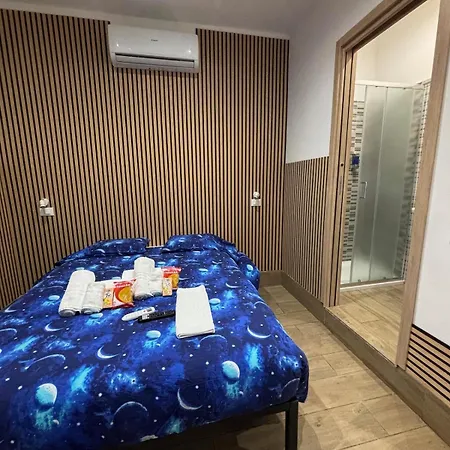 Independent Int-e With Bathroom And Break Corner * Рим
