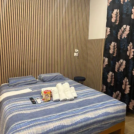 Independent Int-e With Bathroom And Break Corner Semesterbostad *